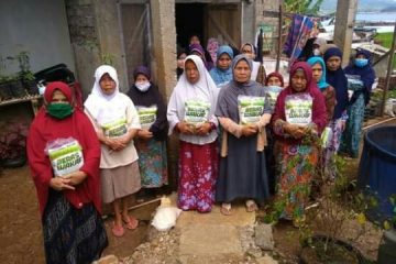 ACT Kuningan Bantu Lansia dan Anak Yatim di Desa Darma