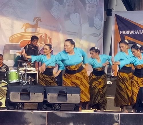 Keren! Siswi SMPN 1 Kuningan Tampil Memukau, Bawakan Tarian Ngudag Ciremai di Pameran Pembangunan